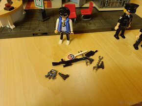 Playmobil 5689 – Přenosná policejní stanice - 5