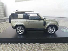 LAND ROVER DEFENDER 90 1/43 TSM_balení LR - 5