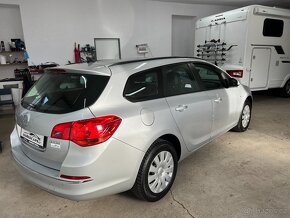 Opel Astra SPORTS TOURER 1.6CDTi NAVI TAŽNÉ ZAŘÍZENÍ - 5