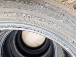 Prodám zimní pneu 225/50/17 Dunlop - 5