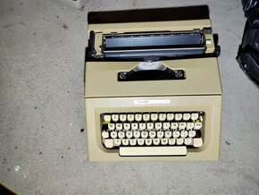 Psací stroje Olivetti lettera a Jatraň - 5