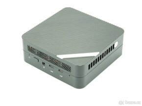 Výkonné MiniPc Minisforum UM690 Ryzen 9 6900HX 1Tb Nvme - 5