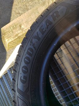 Prodám 2ks zánovních letních pne 225/55/17C Goodyear Eficien - 5