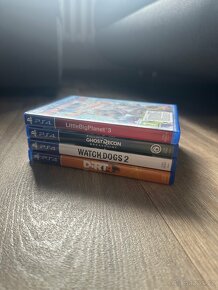 PlayStation 4 Slim 1tb + 2 ovladače + Hry - 5