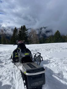 Sněžný skútr Ski-Doo Summit 1000sdi - 5