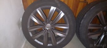 Originální VW alu disky s letními pneu 245/45R/18 - 5