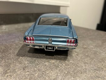 Ford Mustang 1967, 1:18 - 5