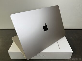 Macbook Air 15" 2024 256 GB / M3 / Starlight - 5