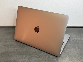 Macbook Pro 13" 2019 / I5 / 128GB / 8GB / Spacegray - 5