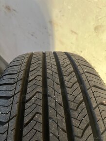 Celoroční pneu M+S 215/55 r17 - 5