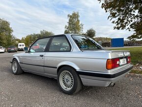 Prodám Bmw E30 318is coupe 100kw po velkém servisu - 5