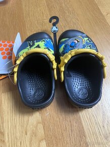 CROCS Batman CC Kids ve velikosti EUR 19/21 (C4/5) - 5