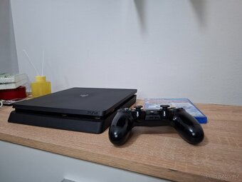 PS4 Slim 1TB -  PlayStation - 5