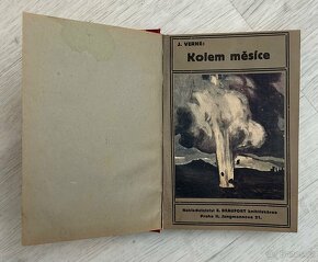 Prodám knihy Jules Verne - Se země na měsíc a Kolem měsíce: - 5