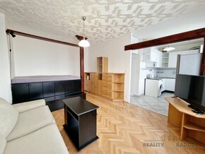 Pronájem bytu 1+1 39 m2 s balkonem Brno-Židenice, ulice Šaum - 5