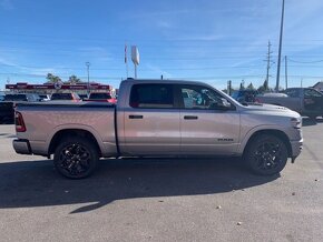 2023 Ram 1500 LIMITED V8 - 5