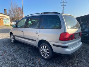 Volkswagen Sharan 2,0 TDi - náhradní díly - 5