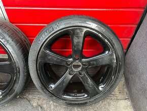 ALU kola černé 18" 8J ET35 + letní pneu 235/40/R18 - 5