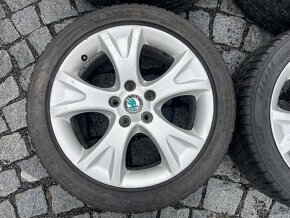 Originalní ALU kola Škoda 5x112 r17 zimní pneu 5,5mm - 5