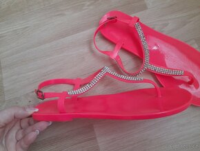 Růžové sandálky - žabky vel. 40 - 5