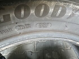 2ks letni pneu 215/55 R17 98w goodyear - 5