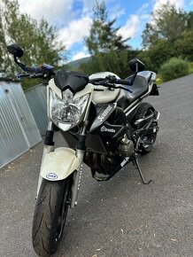 Yamaha XJ6 - 5