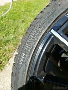 235/35R19 Nokian Snowproof zimni sada - 5