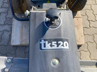 Zahradní traktor Husqvarna LTH 154, zametací kartáč + záchyt - 5