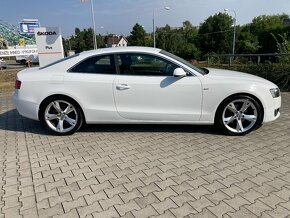 Audi A5 2.0TSFI 155kw 1.maj v čr s-line alu kola 19" - 5