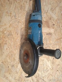 Makita GA 9030 R  (úhlová bruska) - 5