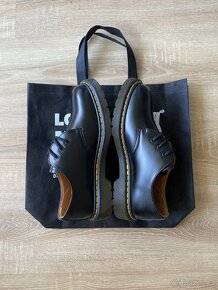 Doctor / Dr. Martens Shoes Black - 5