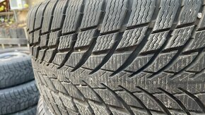 Zimní nokian 235/40 R19 - 5