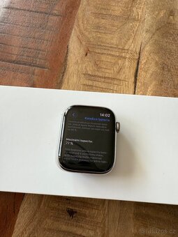 Apple Watch 7 45mm Stainless Steel - 5