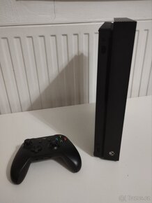 Xbox One X (1 TB SSD) + 18 her pro velké kluky - 5