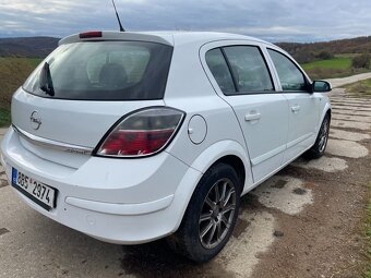 Opel Astra 1,7 CDTi 74kW, rok 2008 - 5