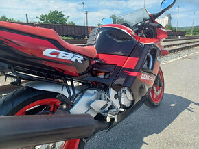 Honda CBR 600F - 5