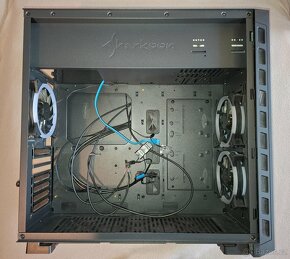 PC case/skříň Sharkoon Nightshark s DVD mechanikou - 5