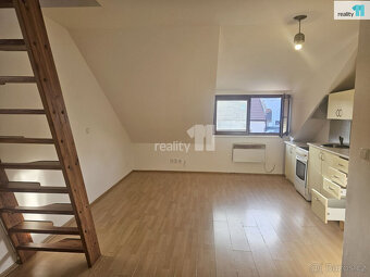 Pronájem bytu 1+kk, 32 m2, nezařízený, Beroun - 5