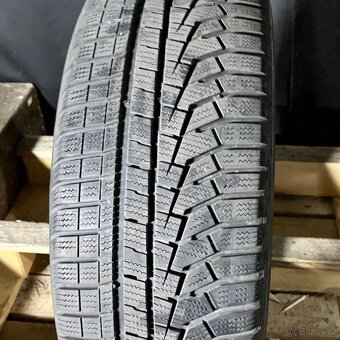 Zimní pneu 215/55 R17 98V Hankook 6mm - 5