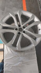 Alu disky 9,0Jx20 H2 ET 37 SPEEDLINE original z Audi S8 - 5