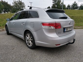 Toyota Avensis 2.0D 93kW – spolehlivé rodinné auto na prodej - 5