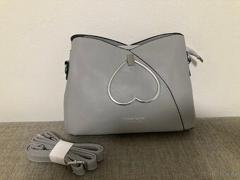 nová crossbody kabelka ČERNÁ/ŠEDÁ se srdíčkem - 5