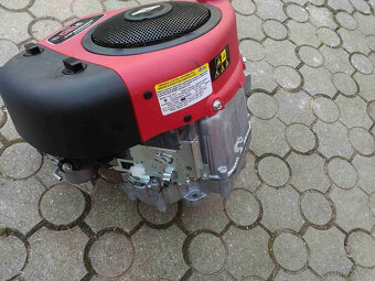 Nový 1 válcový motor Briggs & Stratton 13 HP - 5