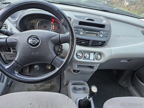 Nissan Almera Tino - 5