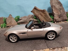 Prodám model 1:18 BMW Z8 kyosho - 5