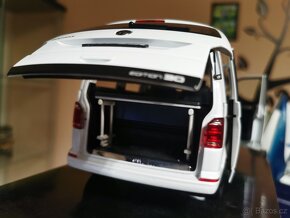 Model auto volkswagen multivan 1:18 NZG - 5