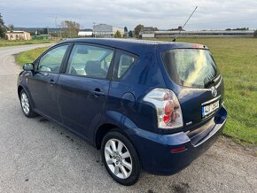 Toyota Corolla Verso 1,8 VVT-i  95 KW r.v. 2004 . - 5