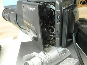 Sony Handycam Video Camera Recorder CCD-F375E Video 8 - 5