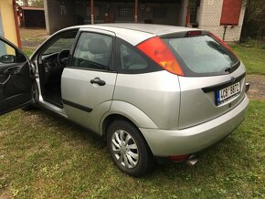 Ford Focus 1.8 16v - 5