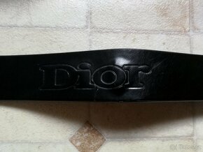 Černý kožený pásek Dior se stříbrnou sponou. - 5